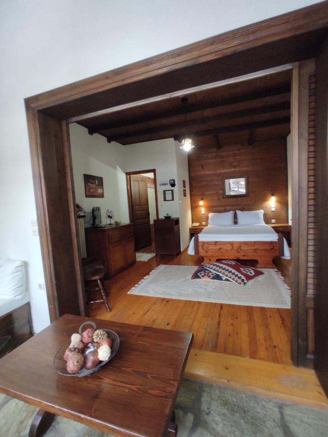 Xenonas Brizi Hotel Elati  ภายนอก รูปภาพ