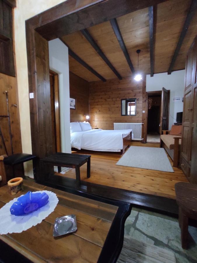 Xenonas Brizi Hotel Elati  ภายนอก รูปภาพ